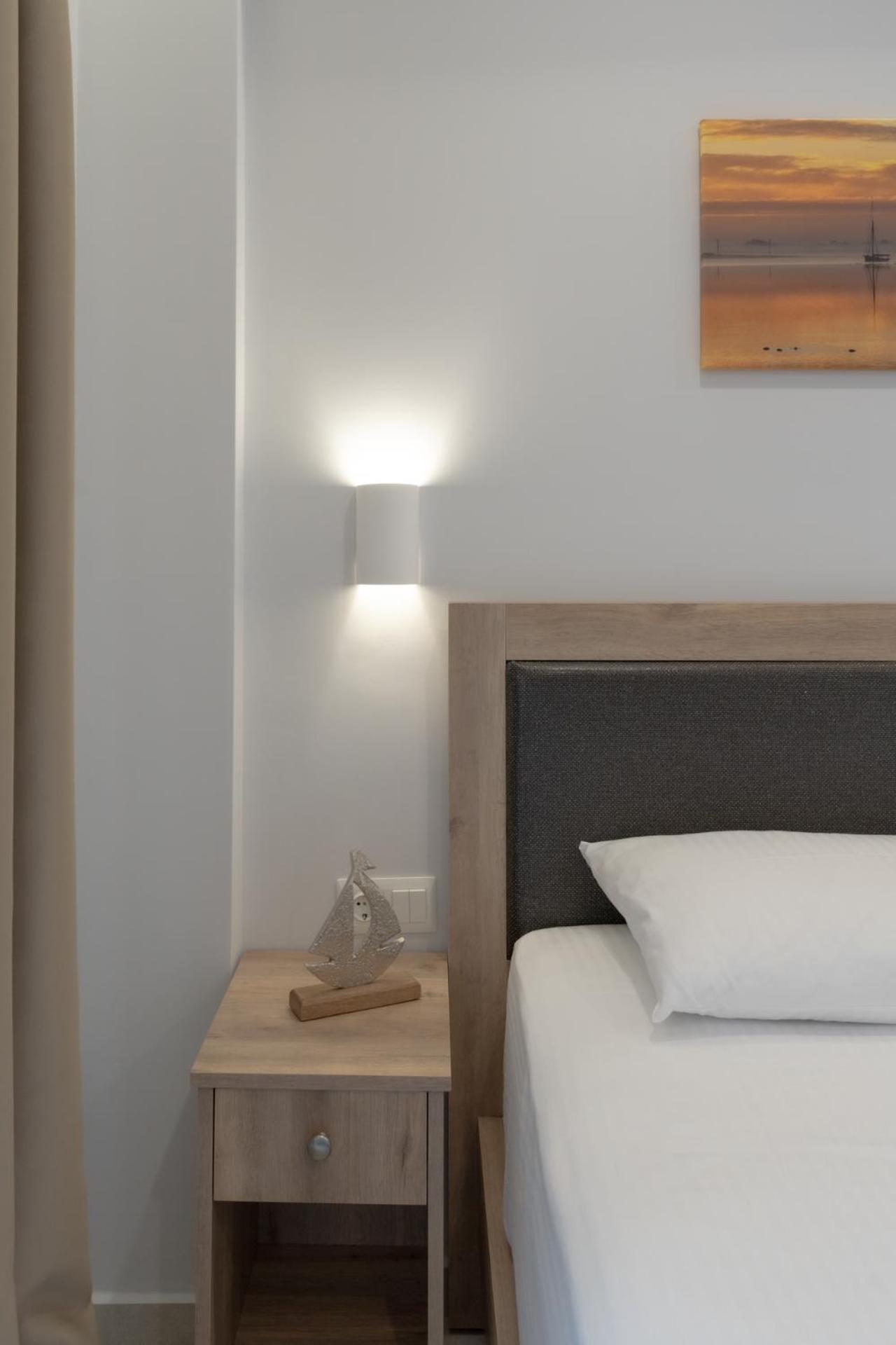 Sunshine Rooms And Suites Vrasná المظهر الخارجي الصورة