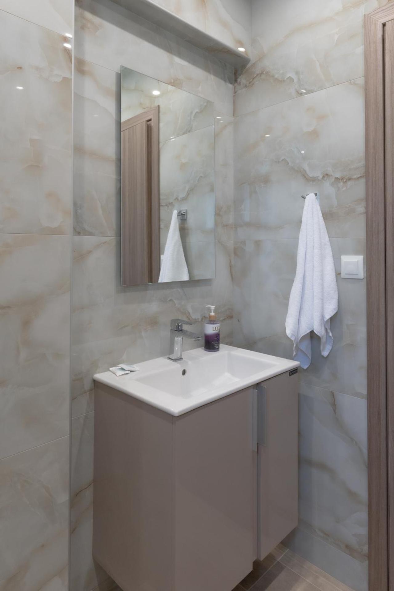Sunshine Rooms And Suites Vrasná المظهر الخارجي الصورة
