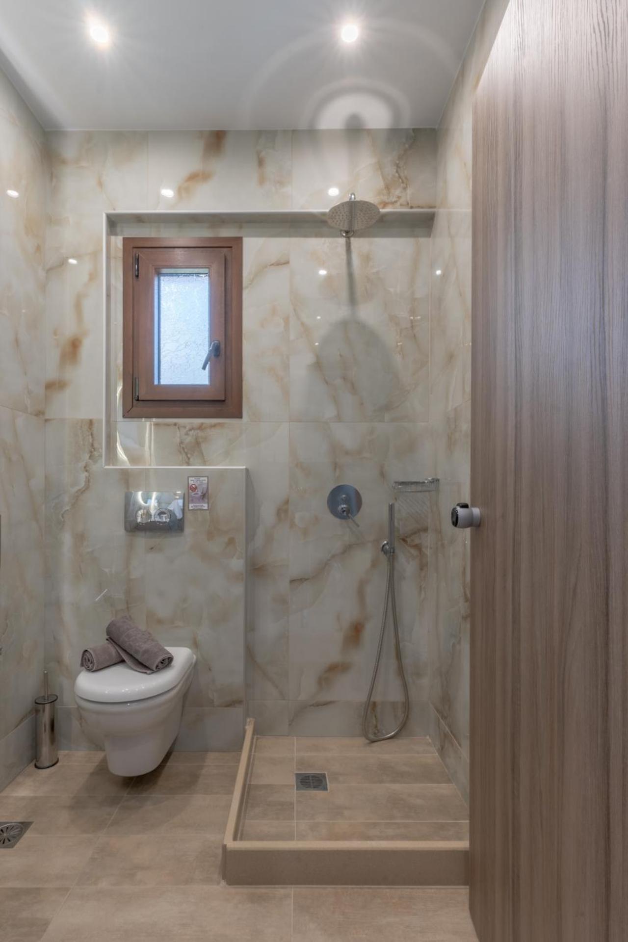 Sunshine Rooms And Suites Vrasná المظهر الخارجي الصورة